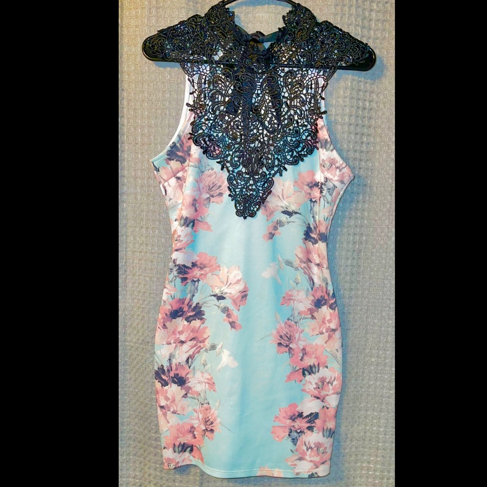 Arden B Sky Blue Floral Lace Dress! Size-M